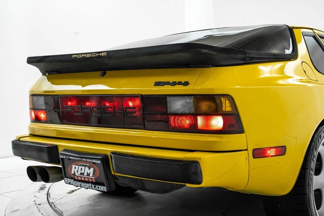 1984 Porsche 944 - Image 13 of 31