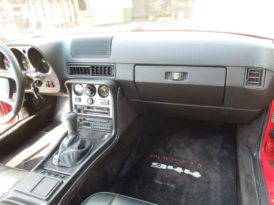 1984 Porsche 944 - Image 13 of 20