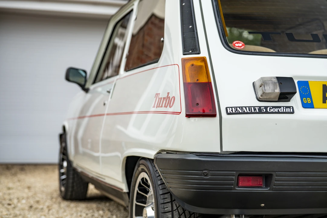 1984 Renault 5 Turbo 2 - Image 28 of 31