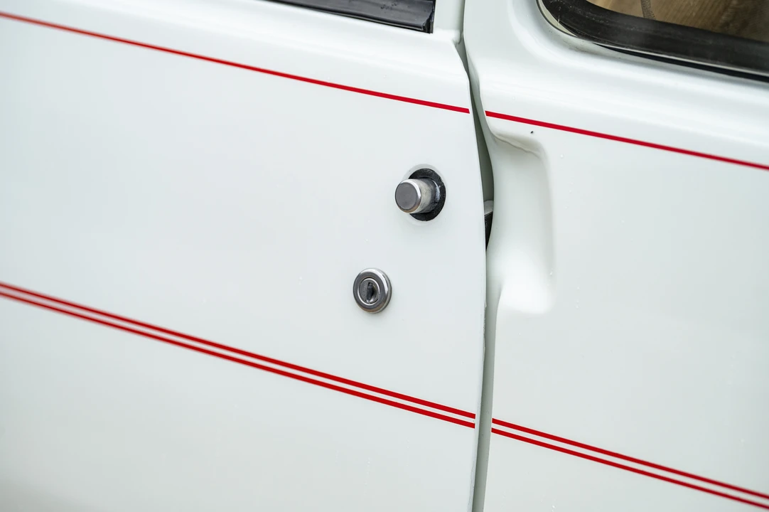 1984 Renault 5 Turbo 2 - Image 27 of 31