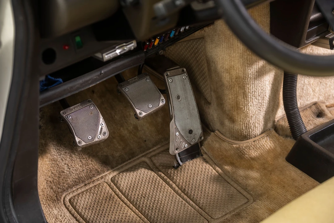 1984 Renault 5 Turbo 2 - Image 28 of 31