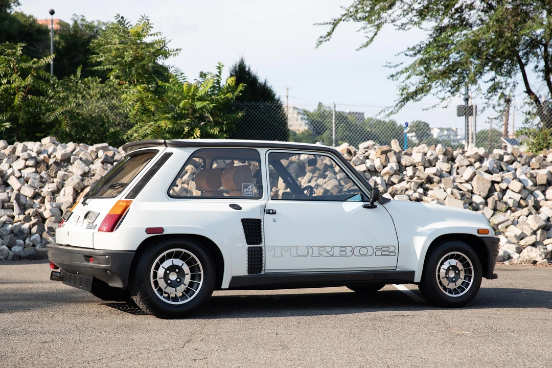 1984 Renault 5 Turbo 2 - Image 18 of 31
