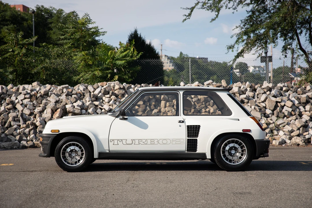 1984 Renault 5 Turbo 2 - Image 11 of 31