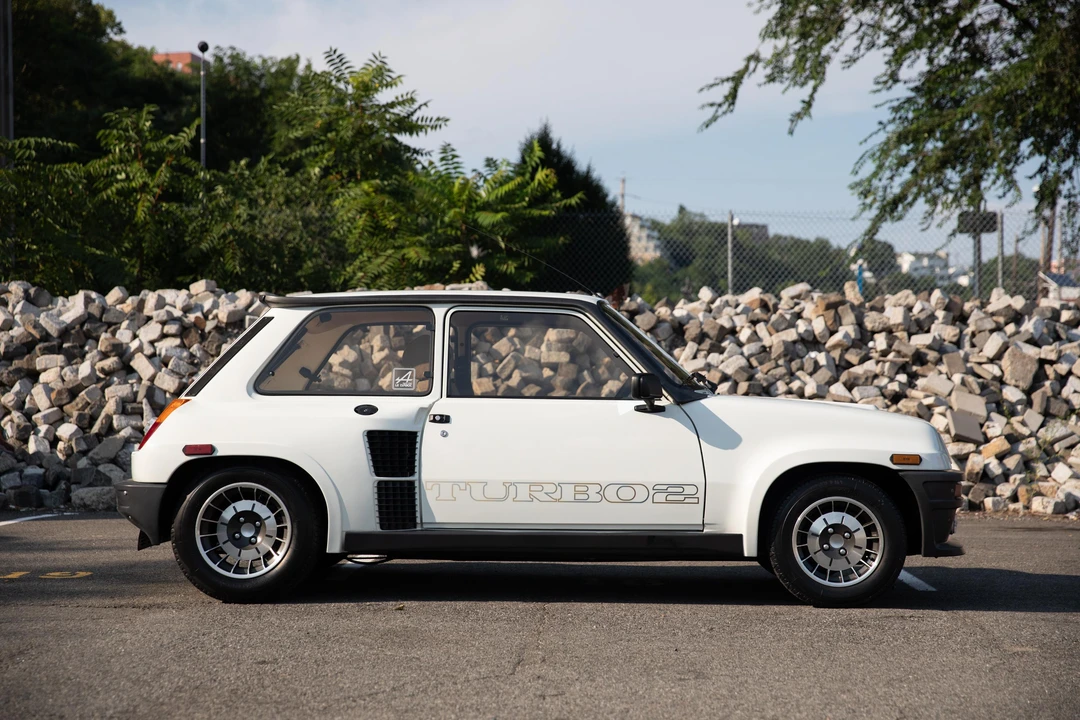 1984 Renault 5 Turbo 2 - Image 19 of 31