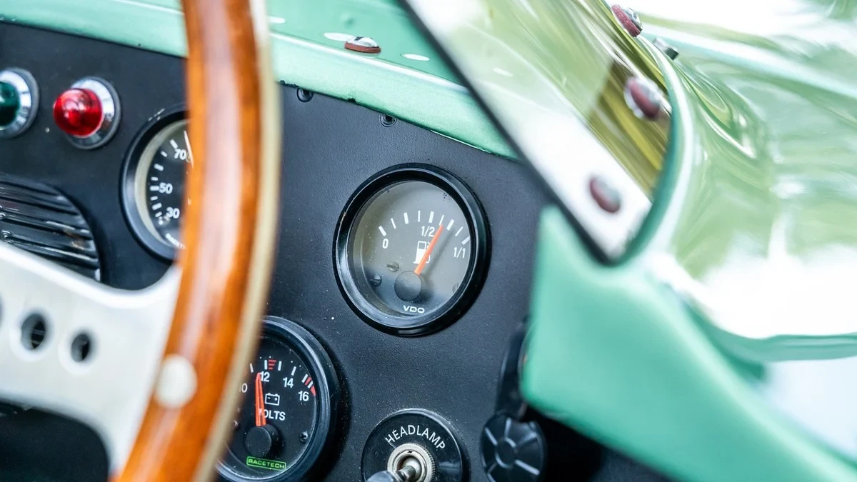1984 Jaguar Replica - Image 29 of 31