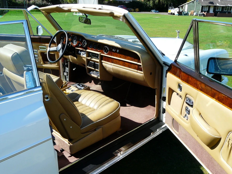 1984 Rolls-Royce Corniche Series I - Image 5 of 7