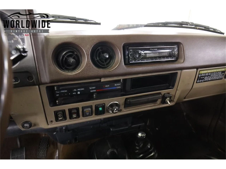 1984 Toyota J60 Land Cruiser - Image 29 of 31