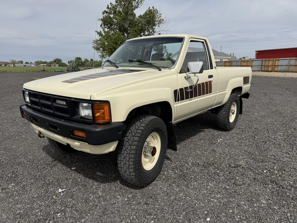 1984 Toyota Hilux 4th Gen - Image 7 of 31