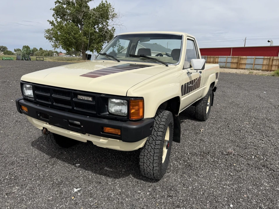 1984 Toyota Hilux 4th Gen - Image 5 of 31