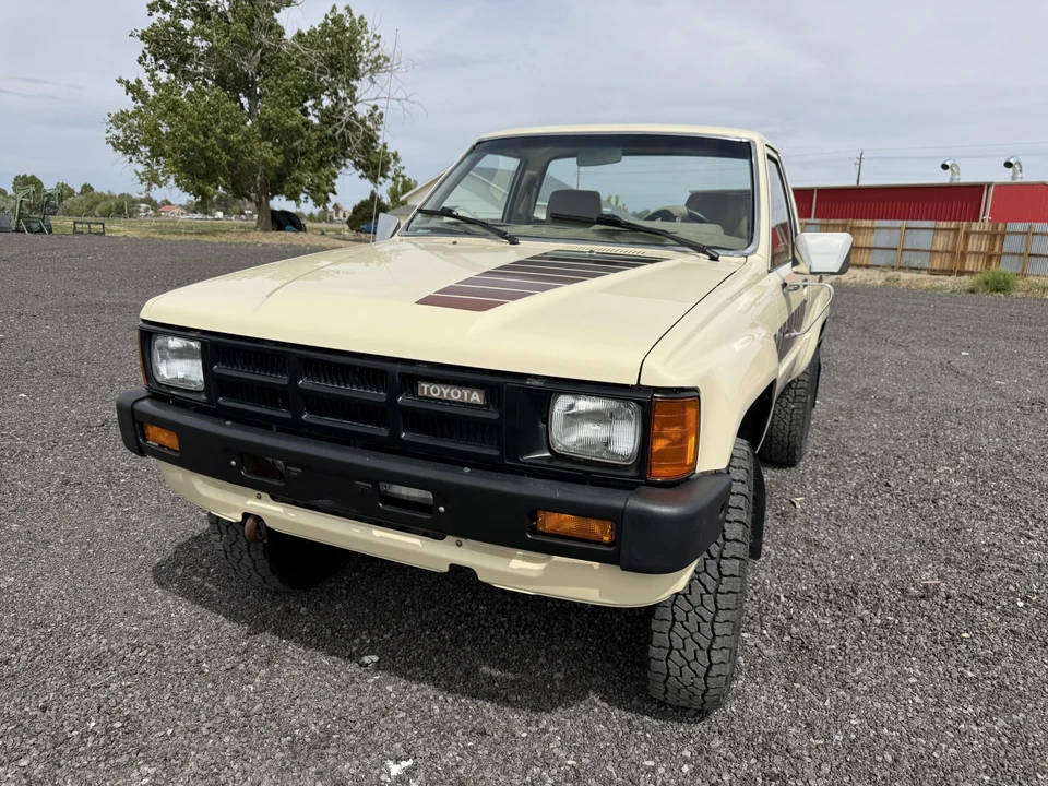 1984 Toyota Hilux 4th Gen - Image 4 of 31