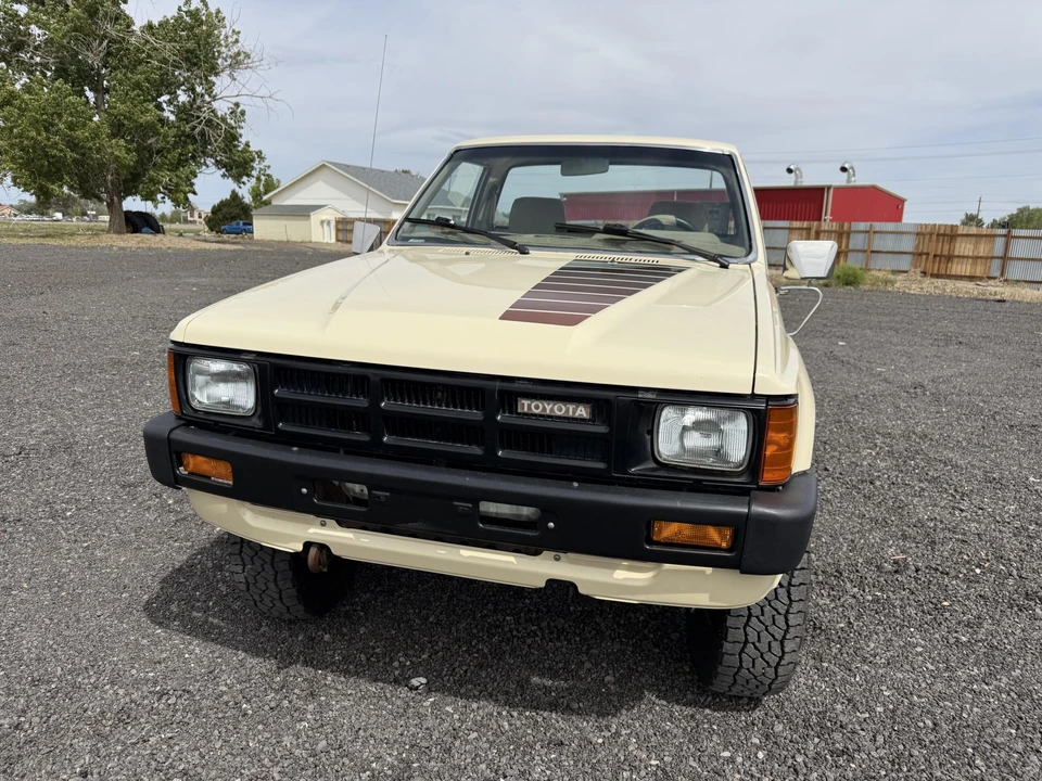 1984 Toyota Hilux 4th Gen - Image 3 of 31