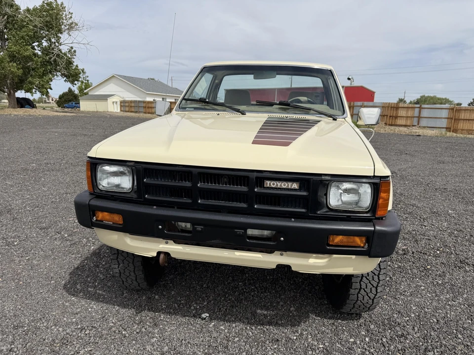 1984 Toyota Hilux 4th Gen - Image 2 of 31