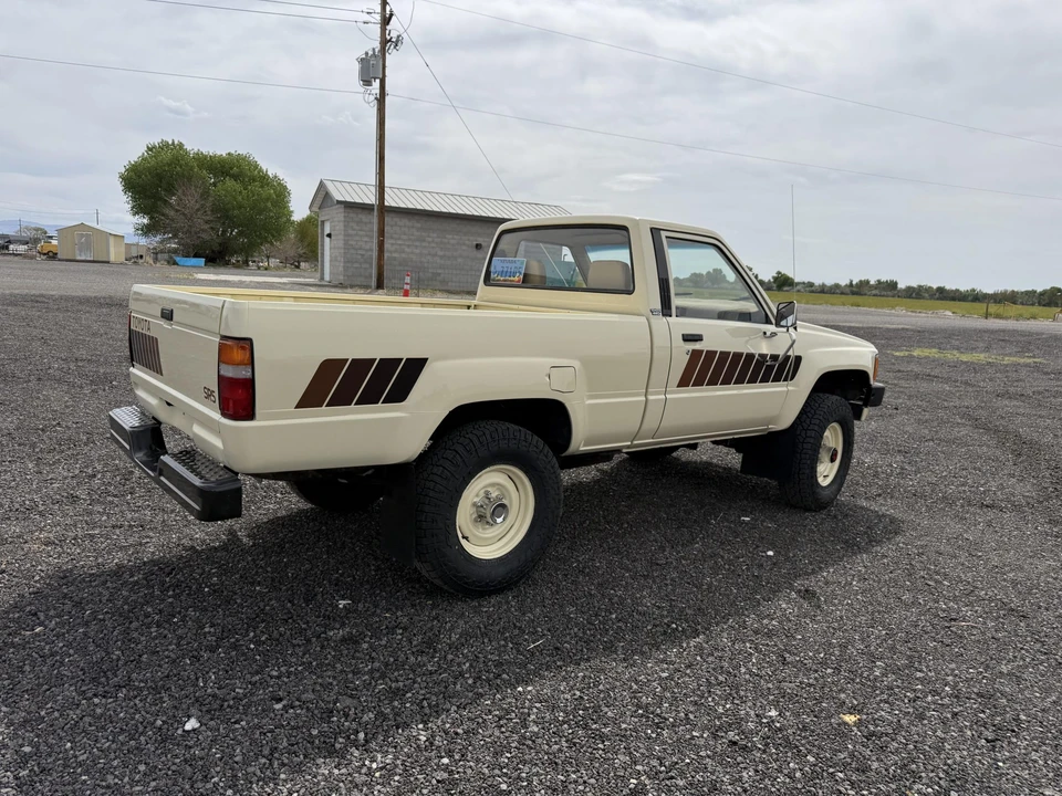 1984 Toyota Hilux 4th Gen - Image 31 of 31