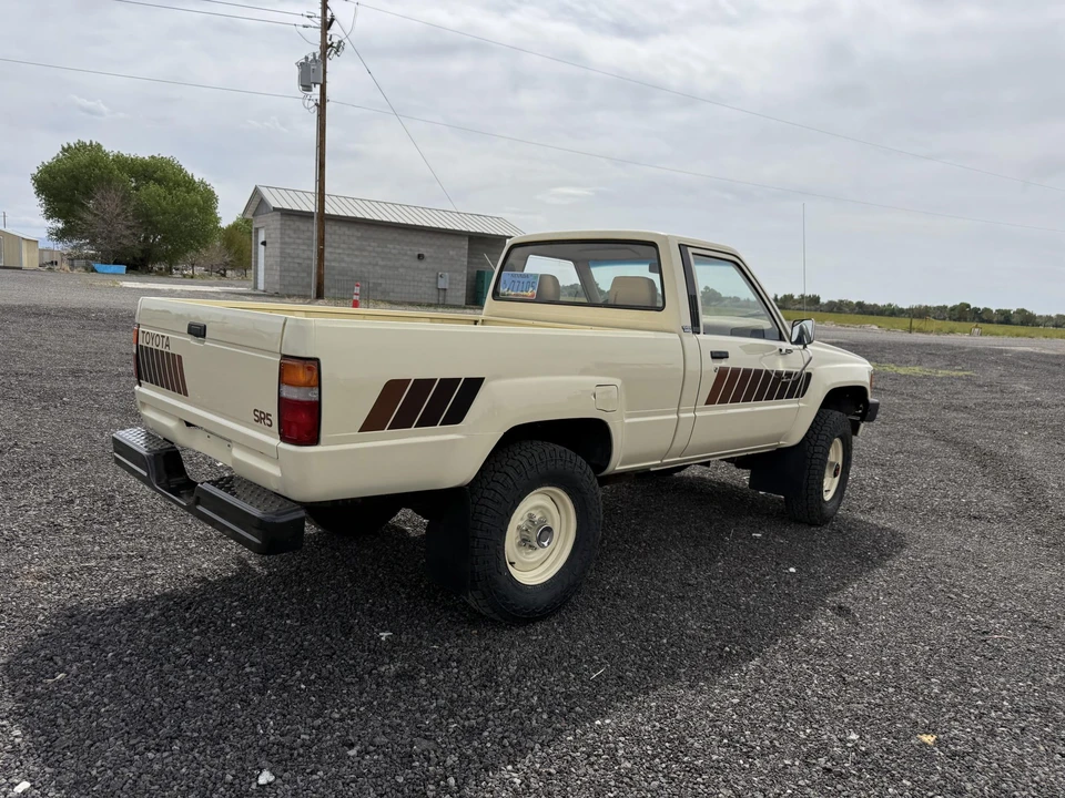 1984 Toyota Hilux 4th Gen - Image 30 of 31