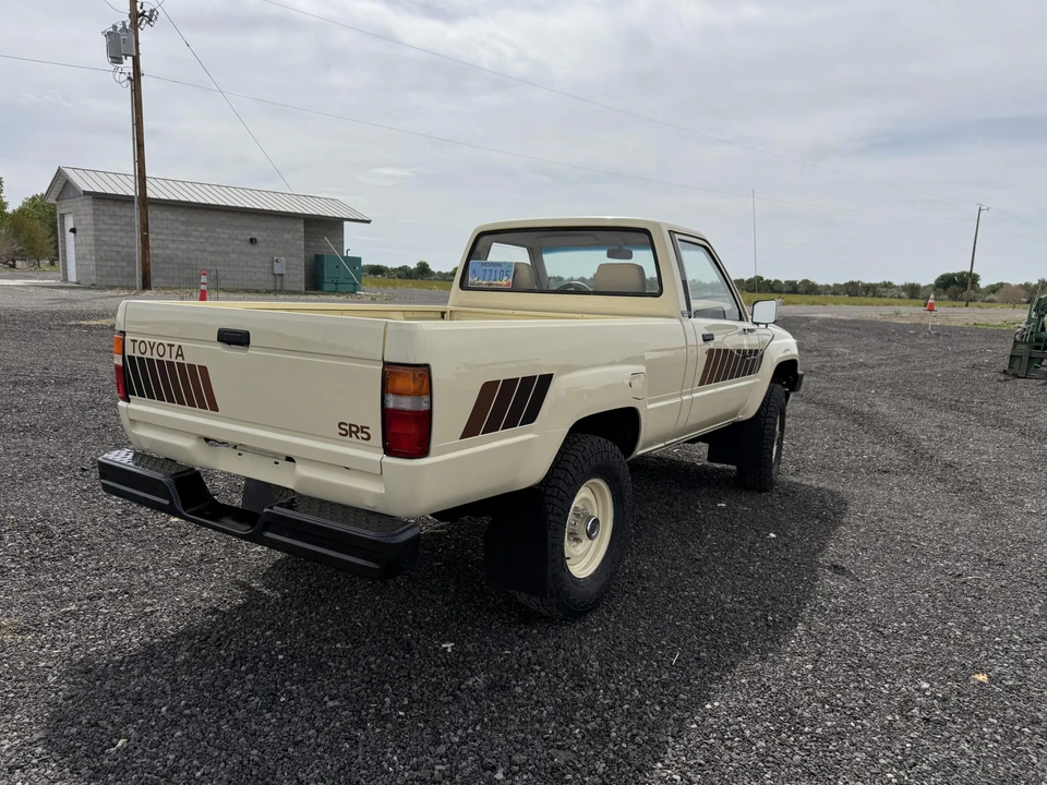 1984 Toyota Hilux 4th Gen - Image 27 of 31