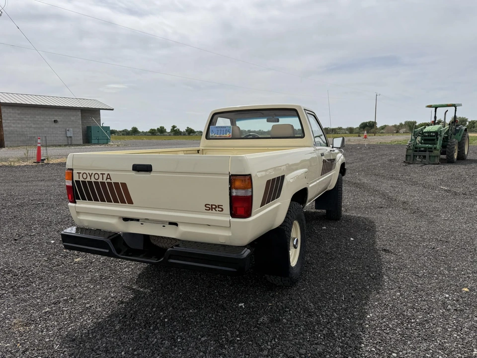 1984 Toyota Hilux 4th Gen - Image 25 of 31