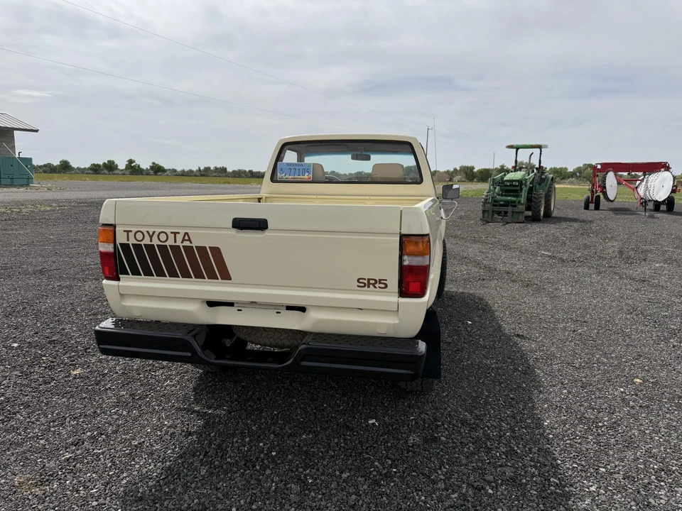 1984 Toyota Hilux 4th Gen - Image 23 of 31