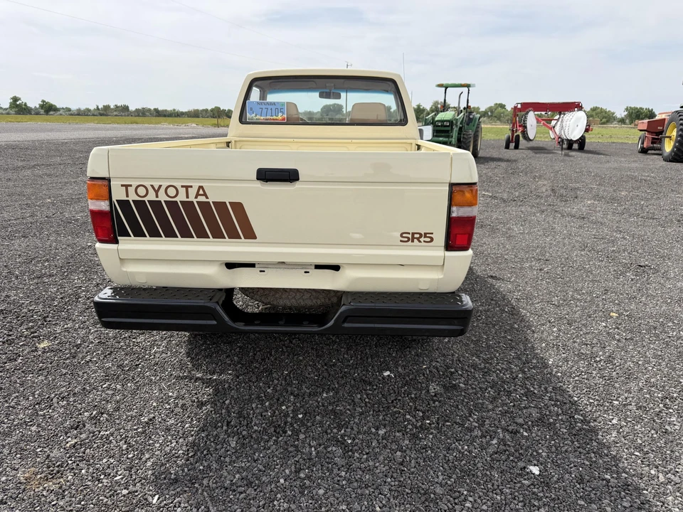 1984 Toyota Hilux 4th Gen - Image 22 of 31