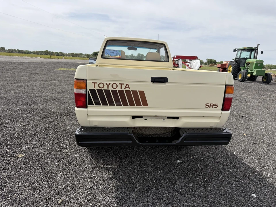 1984 Toyota Hilux 4th Gen - Image 21 of 31
