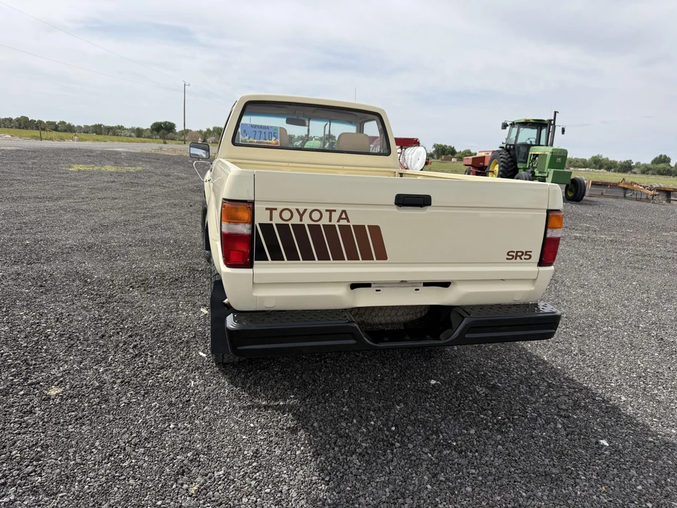 1984 Toyota Hilux 4th Gen - Image 20 of 31