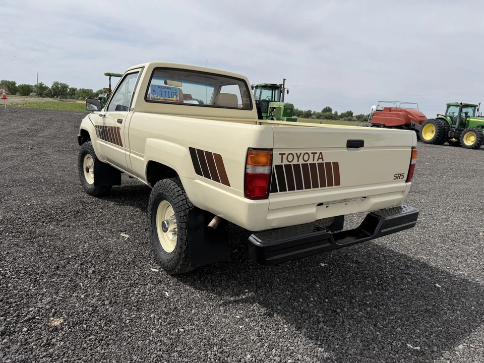 1984 Toyota Hilux 4th Gen - Image 16 of 31