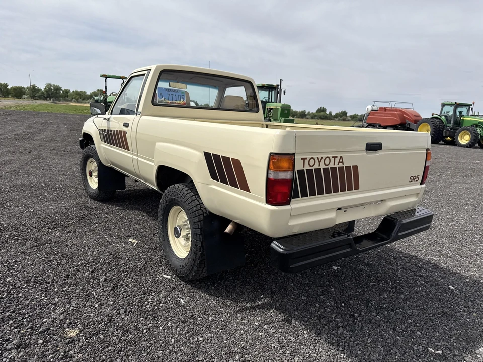 1984 Toyota Hilux 4th Gen - Image 17 of 31