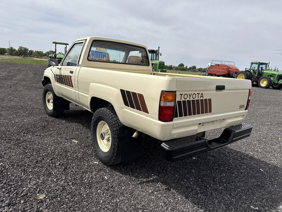1984 Toyota Hilux 4th Gen - Image 14 of 31