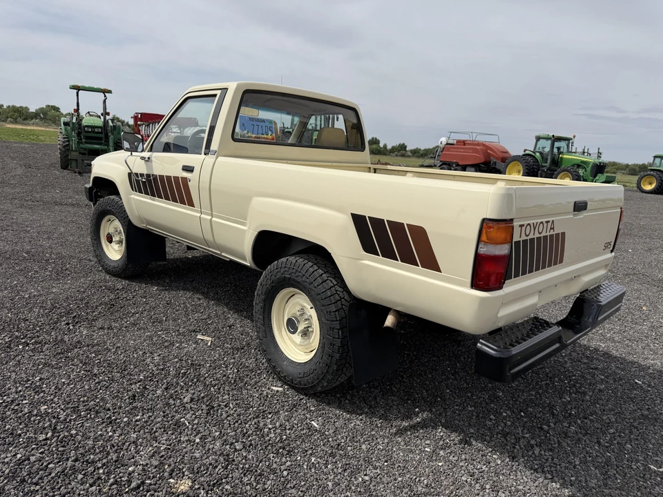 1984 Toyota Hilux 4th Gen - Image 12 of 31