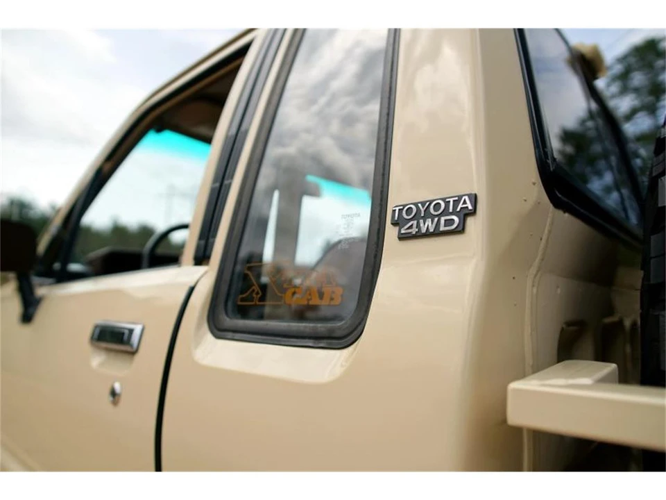 1984 Toyota Hilux 4th Gen - Image 8 of 31