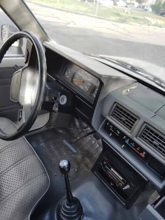 1984 Toyota T100 - Image 3 of 12