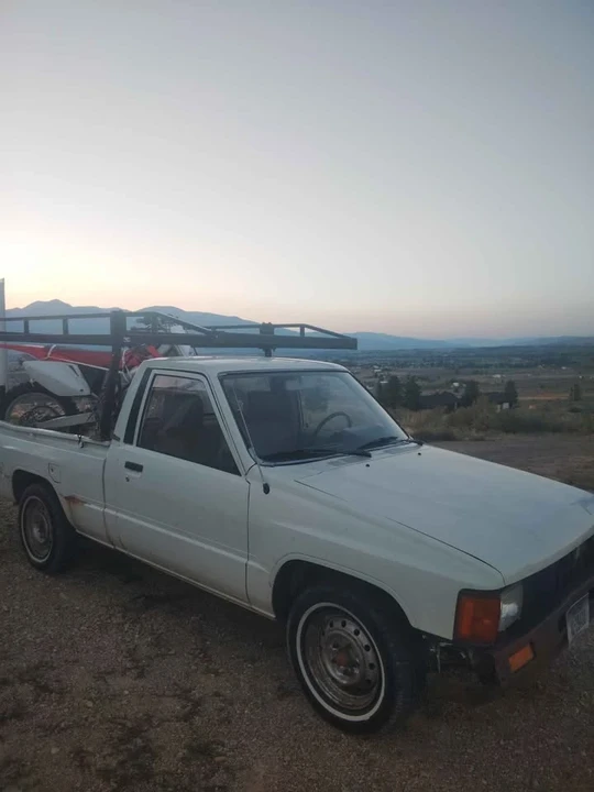 1984 Toyota T100 - Image 6 of 12