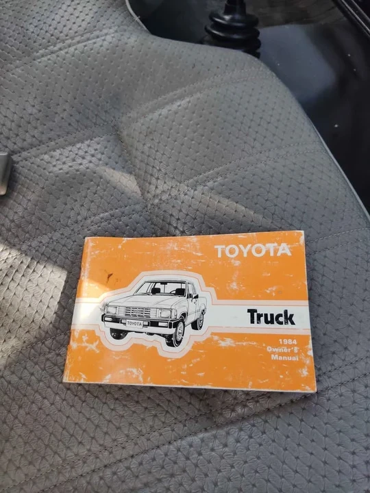1984 Toyota T100 - Image 4 of 12