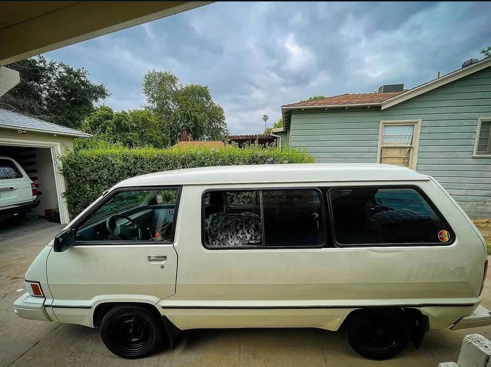 1984 Toyota HiAce - Image 2 of 7