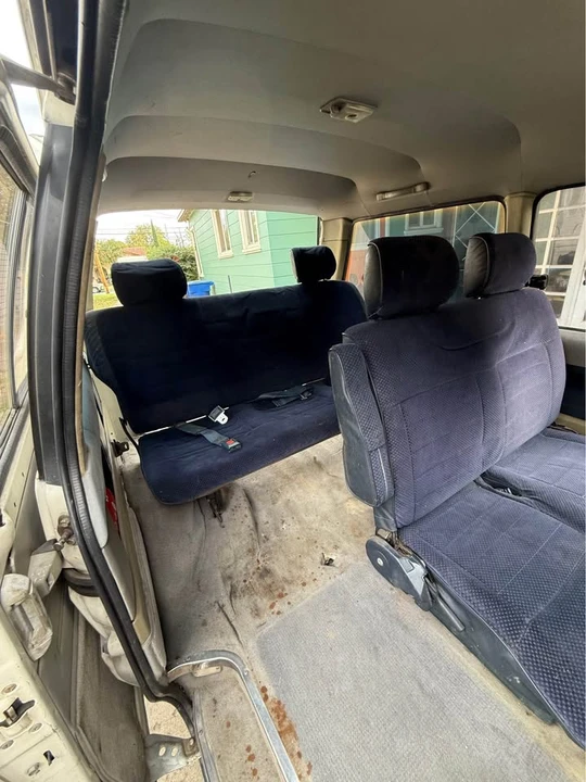 1984 Toyota HiAce - Image 5 of 7