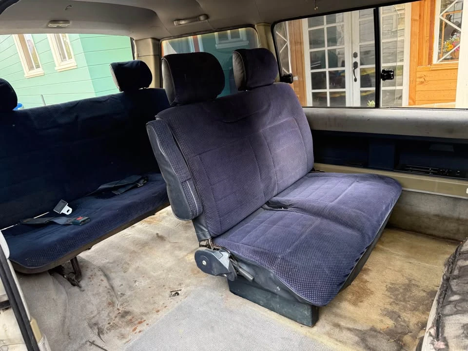 1984 Toyota HiAce - Image 4 of 7