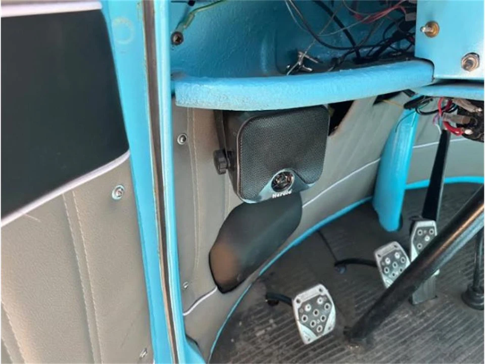 1984 Volkswagen Vanagon - Image 10 of 26