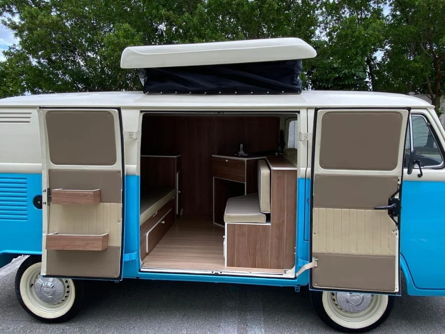 1984 Volkswagen EuroVan - Image 18 of 26