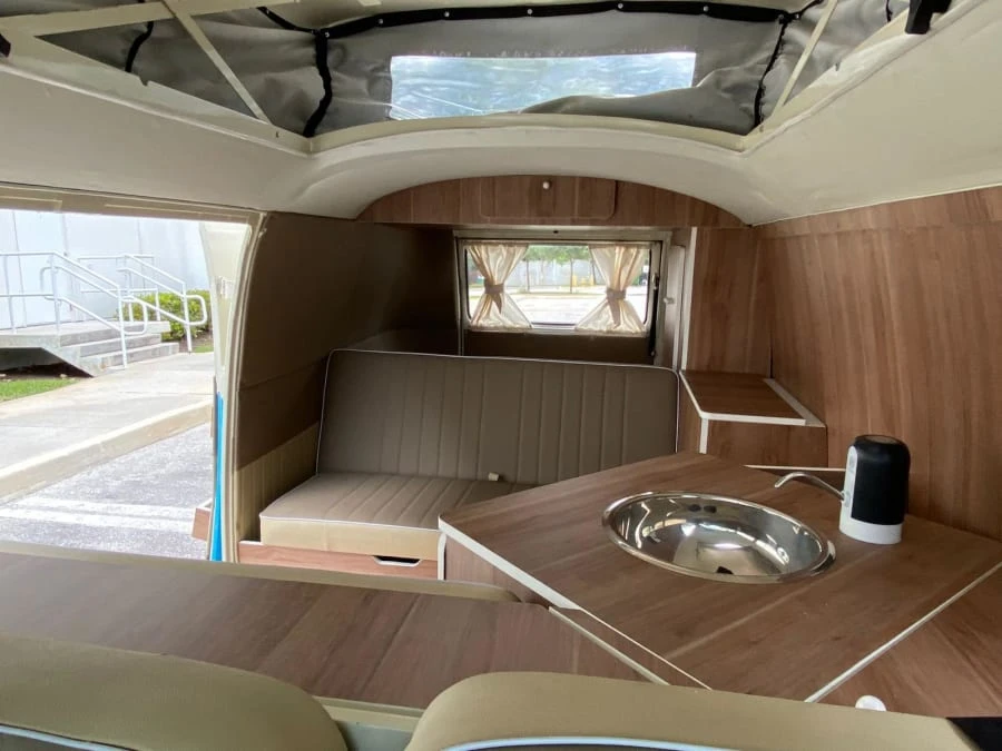 1984 Volkswagen EuroVan - Image 7 of 26