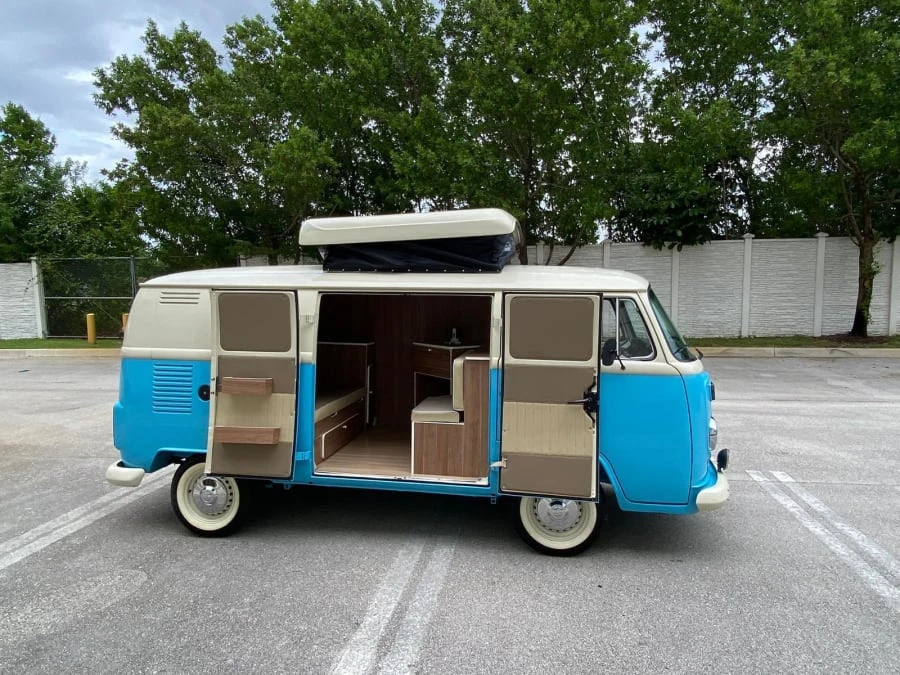 1984 Volkswagen EuroVan - Image 13 of 26