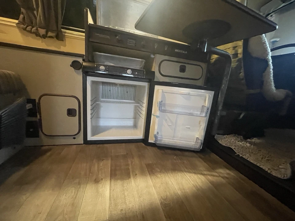 1984 Volkswagen Bay-Window Bus - Image 7 of 14