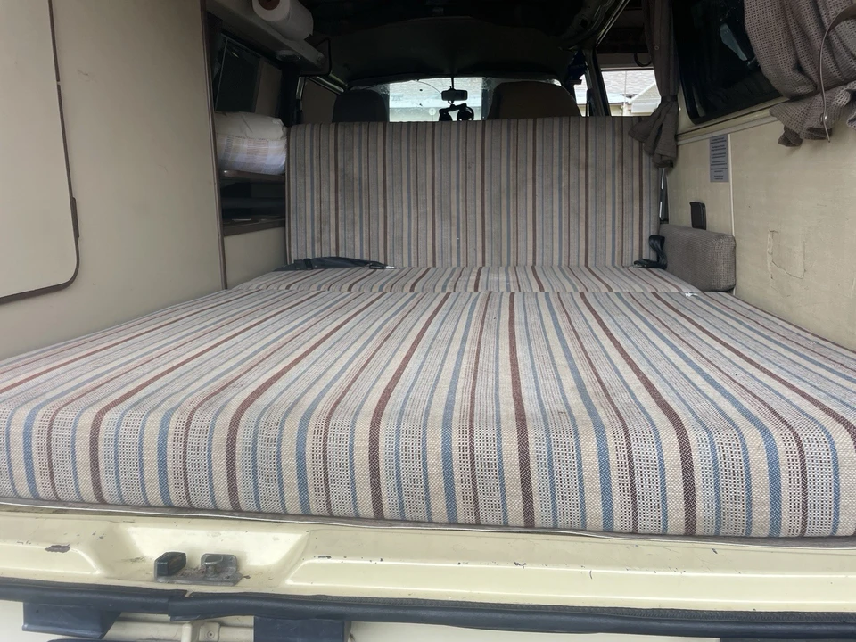 1984 Volkswagen Bay-Window Bus - Image 8 of 14