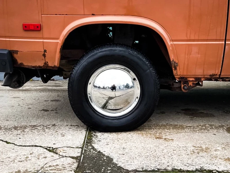 1984 Volkswagen Bay-Window Bus - Image 12 of 21