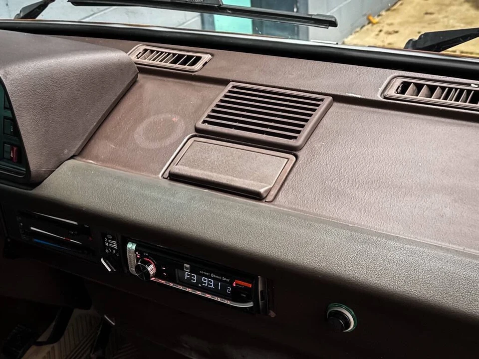 1984 Volkswagen Bay-Window Bus - Image 16 of 21