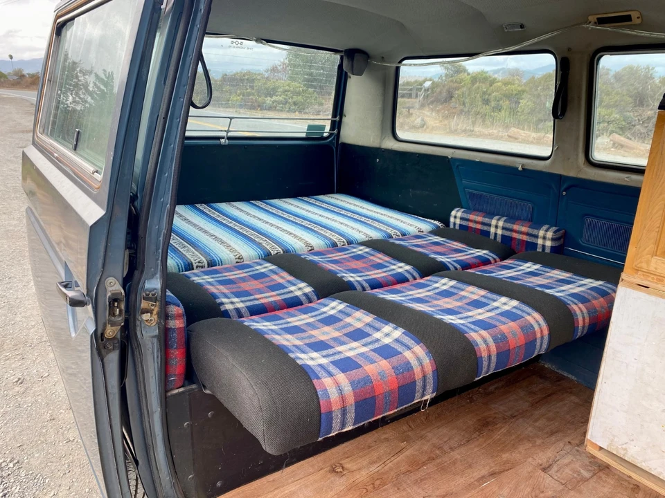 1984 Volkswagen Bay-Window Bus - Image 6 of 21