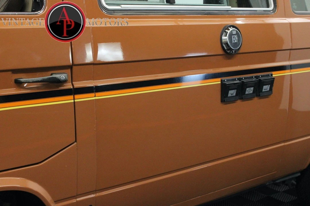 1984 Volkswagen EuroVan - Image 10 of 12