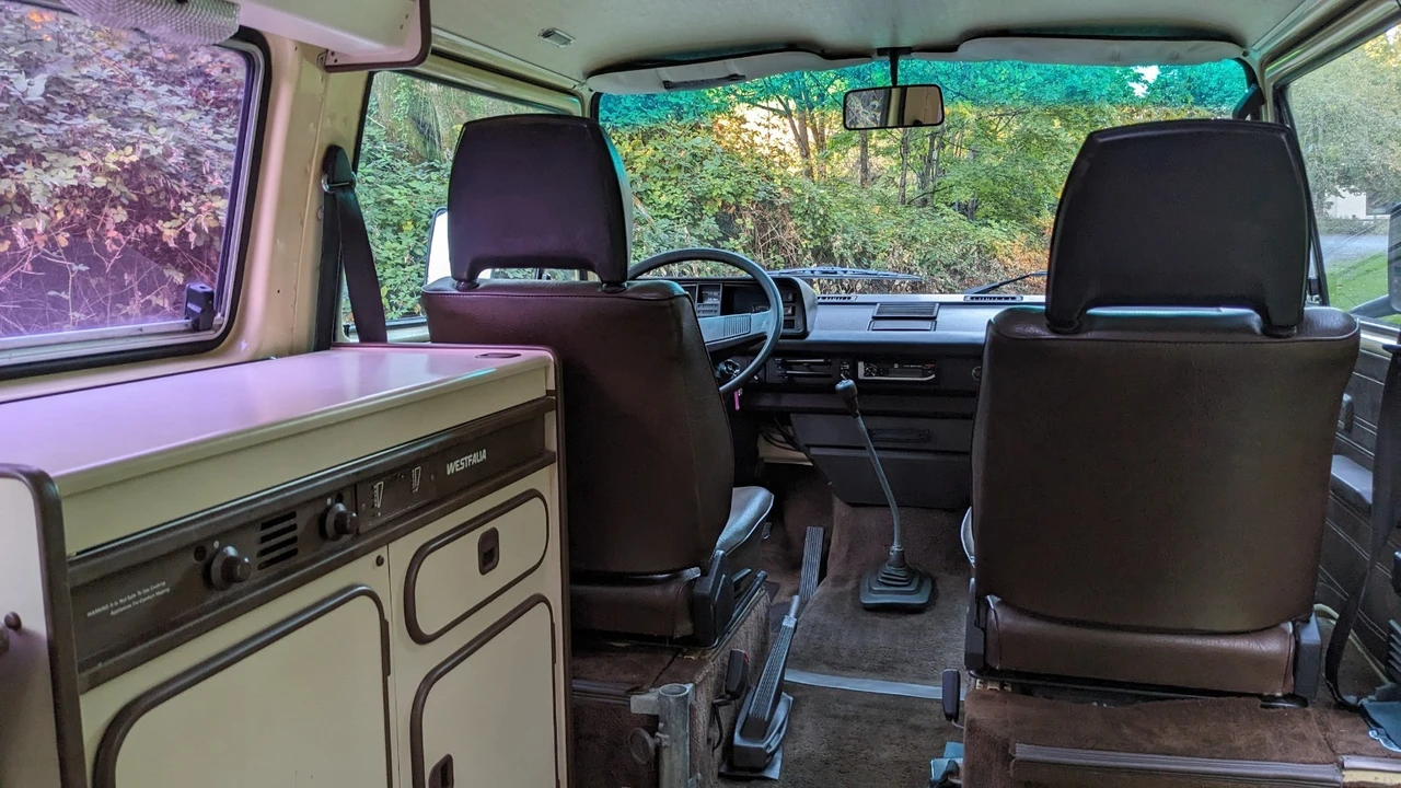 1984 Volkswagen EuroVan - Image 13 of 21