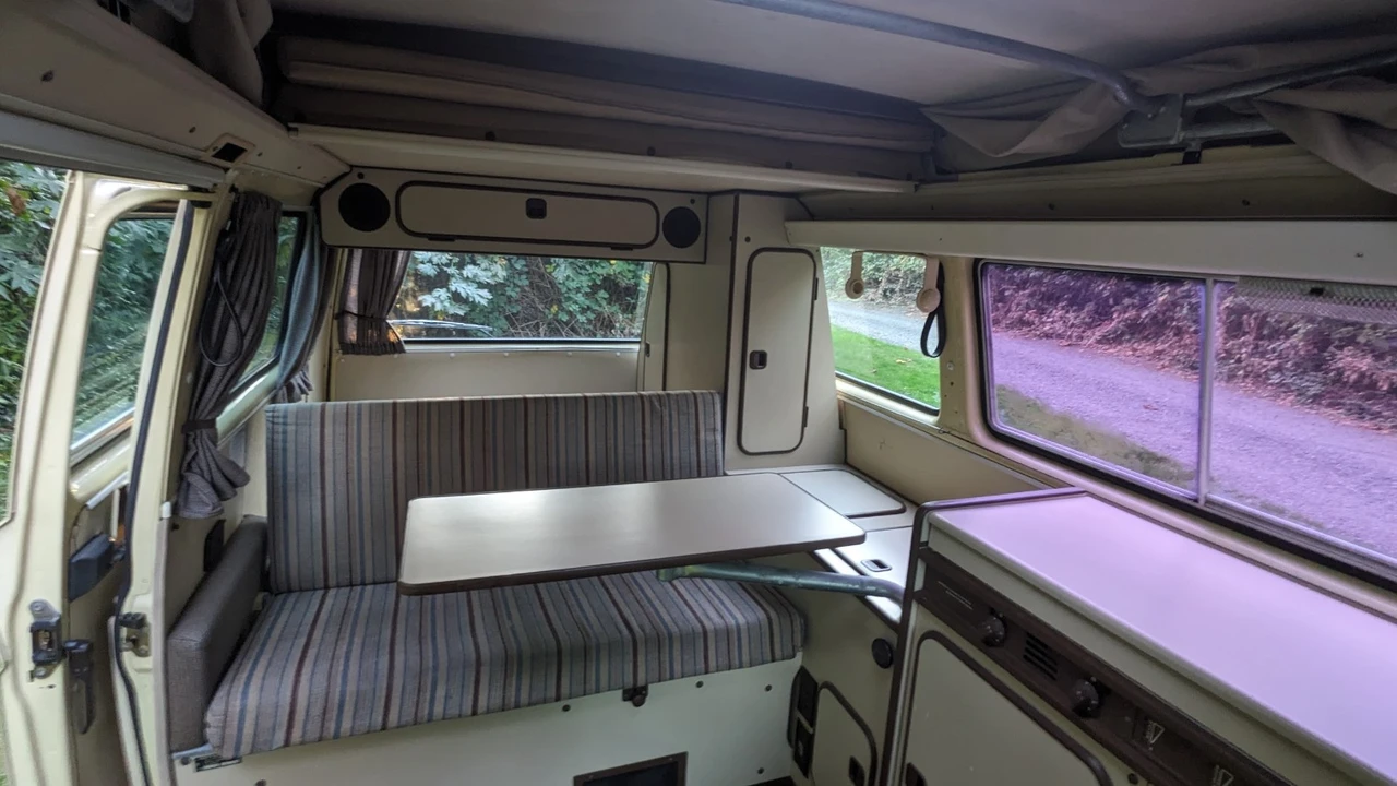 1984 Volkswagen EuroVan - Image 10 of 21