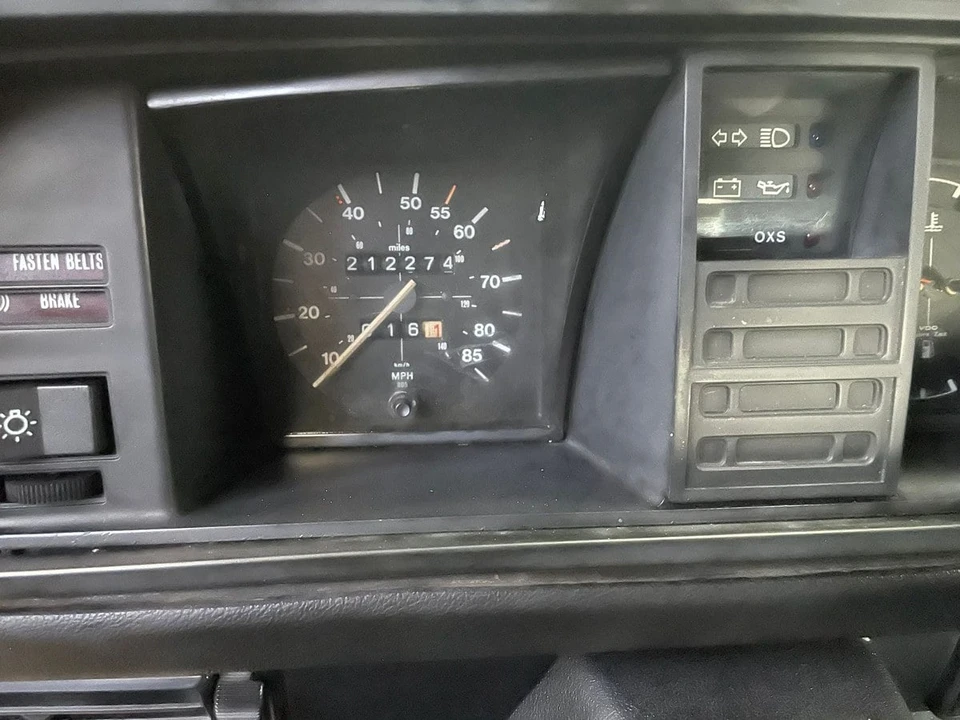 1984 Volkswagen Vanagon - Image 25 of 30