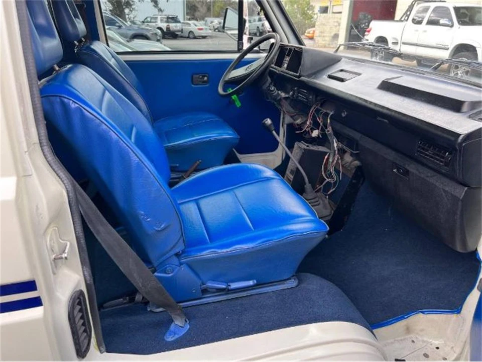 1984 Volkswagen Vanagon - Image 11 of 16