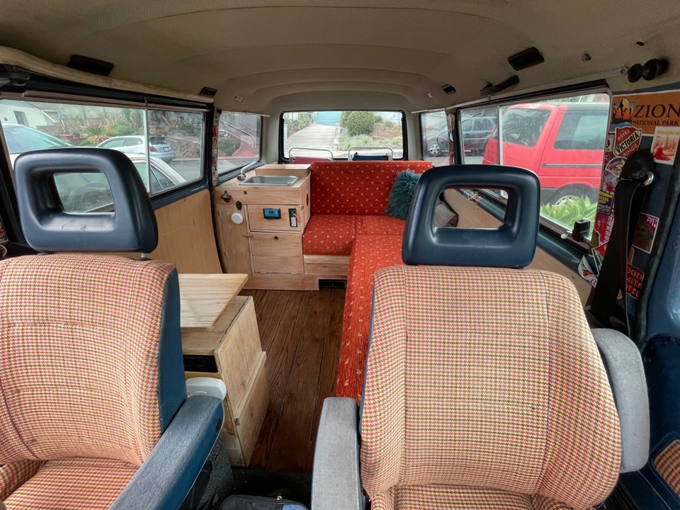 1984 Volkswagen EuroVan - Image 9 of 21